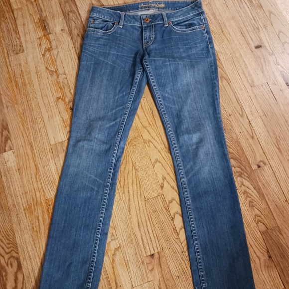 American Eagle 77 Skinny Blue Jean size 6 regular stretch.  Pre Owned - Picture 2 of 5